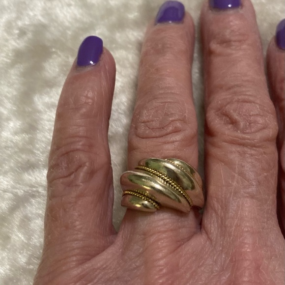 🍀Tiffany & Co. Sterling Silver & Gold Shrimp Dome Ring - Picture 3 of 6